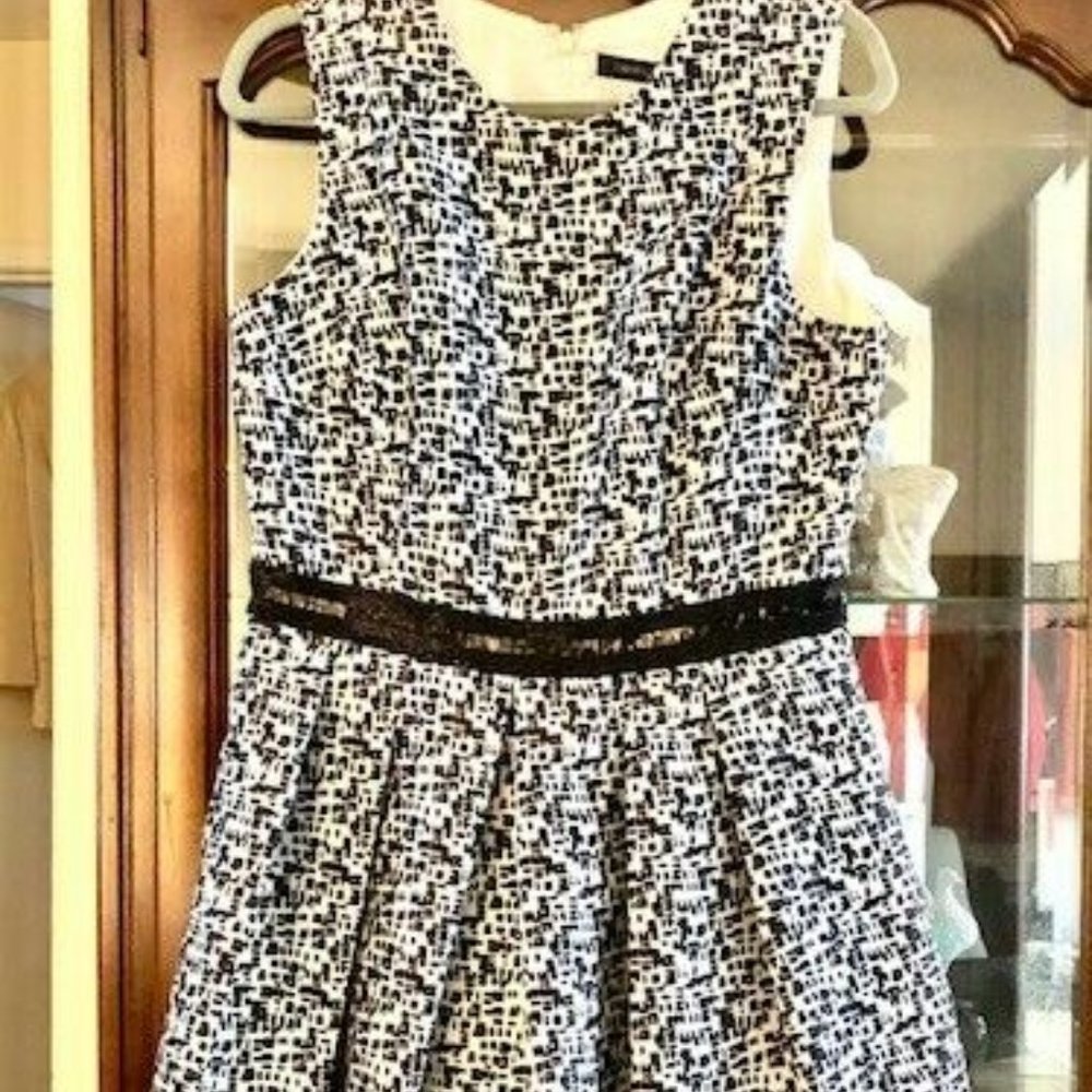 Carmen Marc Valvo NWT cocktail dress, original price $680. YOURS FOR $300